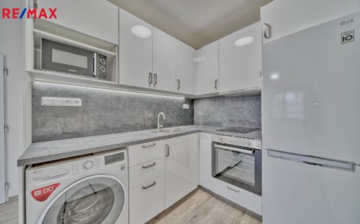 Pronájem bytu 2+kk, 45 m² – Praha, Horní Počernice, ulice Ruprechtická