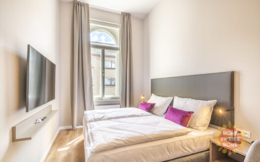 Pronájem bytu 1+kk, 24 m² – Praha, Nové Město, ulice Krakovská