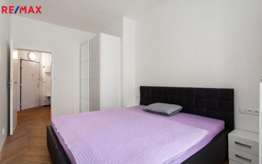 Pronájem bytu 2+kk, 47 m² – Praha, Nusle, ulice Petra Rezka