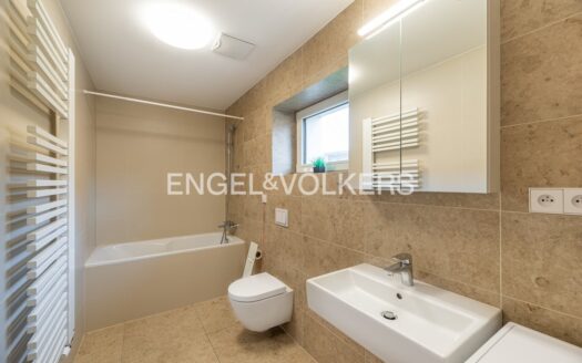 Pronájem bytu 2+kk, 75 m² – Praha, Smíchov, ulice Kobrova