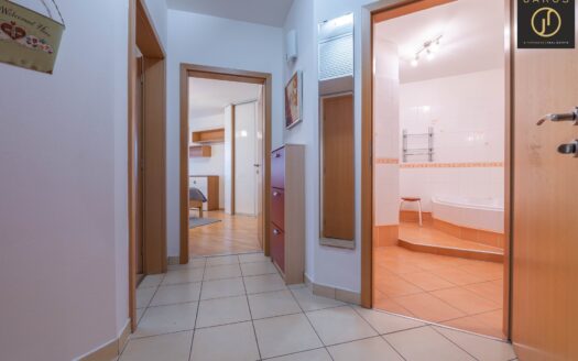 Pronájem bytu 2+kk, 53 m² – Praha, Modřany, ulice Semická