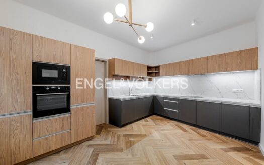 Pronájem bytu 3+1, 126 m² – Praha, Nové Město, ulice Karlovo náměstí