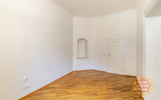 Pronájem bytu 4+1, 187 m² – Praha, Malá Strana, ulice Vlašská