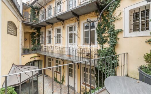 Pronájem bytu 4+kk, 221 m² – Praha, Malá Strana, ulice Vlašská