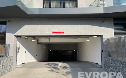 Pronájem Garážová stání, 16 m² – Praha, Strašnice, ulice Ramonova