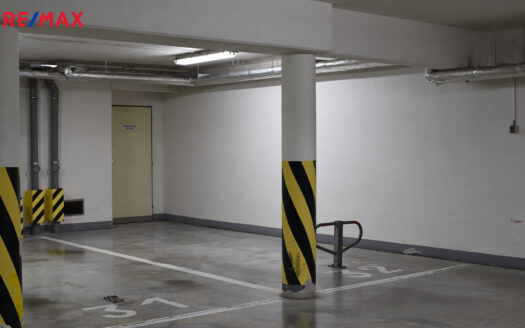 Pronájem Garážová stání, 15 m² – Praha, Troja, ulice Vřesová