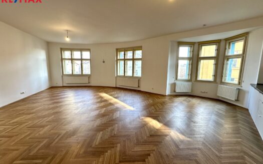 Pronájem bytu 3+kk, 137 m² – Praha, Žižkov, ulice Kubelíkova