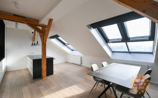 Pronájem bytu 3+kk, 156 m² – Praha, Vinohrady, ulice náměstí Jiřího z Poděbrad