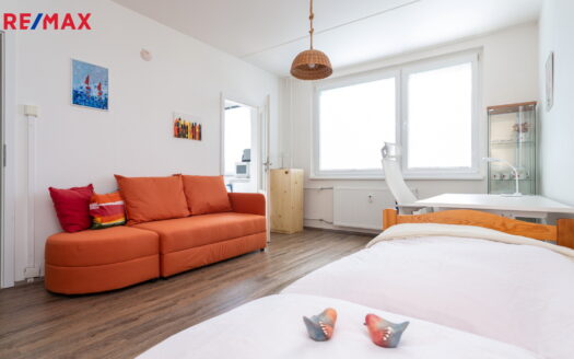 Pronájem bytu 1+1, 29 m² – Praha, Troja, ulice Krynická