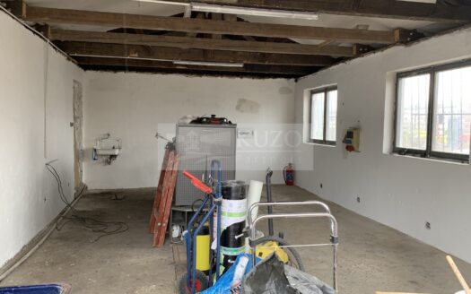 Pronájem Garáže, 30 m² – Praha, Vysočany, ulice U vinných sklepů