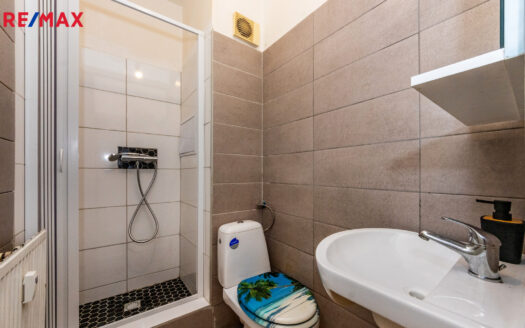 Prodej bytu 1+kk, 18 m² – Praha, Hlubočepy, ulice Pod Žvahovem