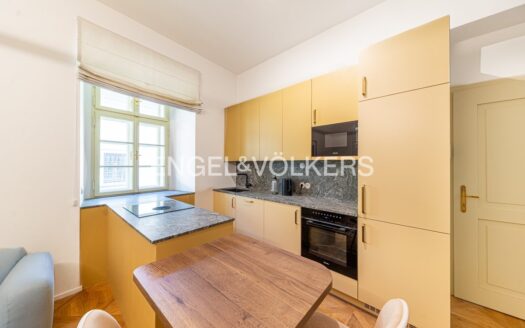 Pronájem bytu 2+kk, 39 m² – Praha, Malá Strana, ulice Nosticova