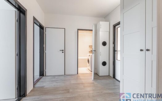 Pronájem bytu 4+1, 79 m² – Praha, Háje, ulice Hekrova