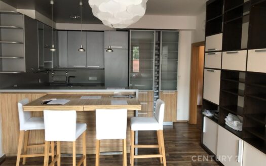 Pronájem bytu 4+kk, 88 m² – Praha, Žižkov, ulice Husitská
