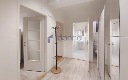 Pronájem bytu 2+kk, 62 m² – Praha, Karlín, ulice Sokolovská