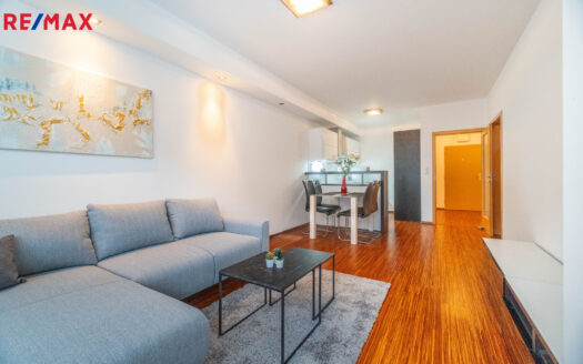 Pronájem bytu 2+kk, 56 m² – Praha, Vysočany, ulice Kabešova