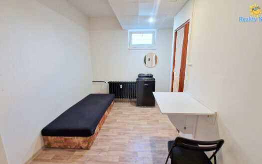 Pronájem bytu 1+kk, 15 m² – Praha, Malešice, ulice Nad úžlabinou