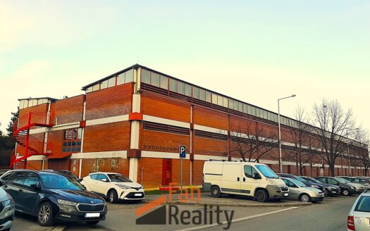 Pronájem Garáže, 28 m² – Praha, Stodůlky, ulice Běhounkova