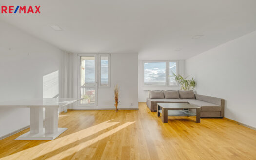 Pronájem bytu 3+kk, 72 m² – Praha, Háje, ulice Steinerova