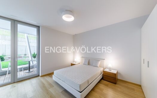 Pronájem bytu 1+kk, 66 m² – Praha, Smíchov, ulice Holečkova