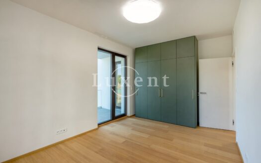 Pronájem bytu 3+kk, 82 m² – Praha, Hrdlořezy, ulice V třešňovce