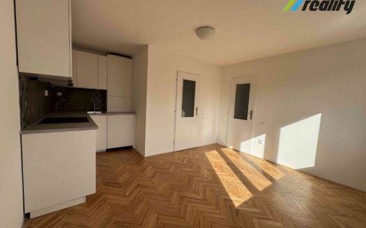 Pronájem bytu 2+kk, 35 m² – Praha, Břevnov, ulice Cvičebná