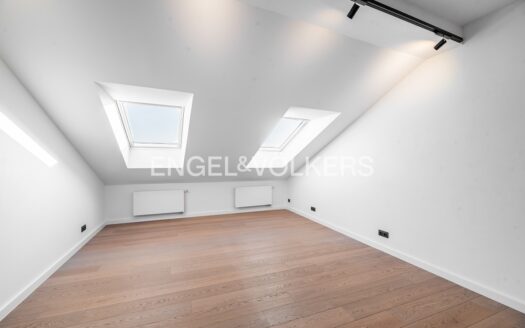 Pronájem bytu 4+kk, 148 m² – Praha, Smíchov, ulice Kroftova