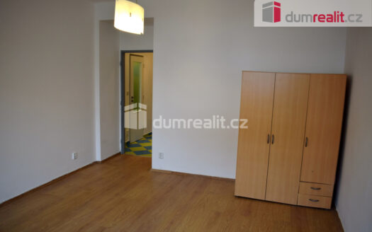Prodej bytu 1+kk, 27 m² – Praha, Vysočany, ulice Kolbenova