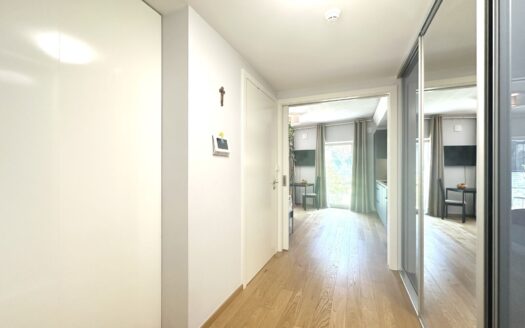 Prodej bytu 1+kk, 45 m² – Praha, Smíchov, ulice Kobrova