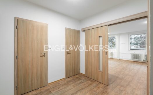 Pronájem bytu 3+kk, 88 m² – Praha, Řepy, ulice Šimonova