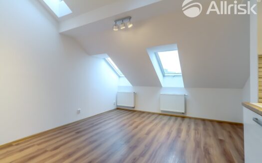 Pronájem bytu 2+kk, 43 m² – Praha, Smíchov, ulice Grafická