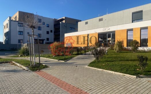 Pronájem bytu 1+kk, 35 m² – Praha, Lipence, ulice Oddechová