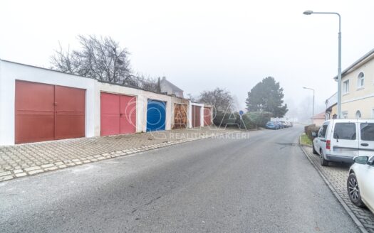 Pronájem Garáže, 14 m² – Praha, Satalice, ulice U Řempa