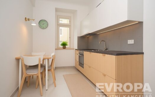 Prodej bytu 2+1, 60 m² – Praha, Holešovice, ulice Schnirchova