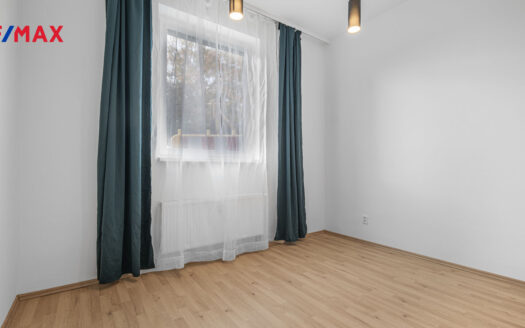 Prodej bytu 1+kk, 17 m² – Praha, Prosek, ulice Prosecká