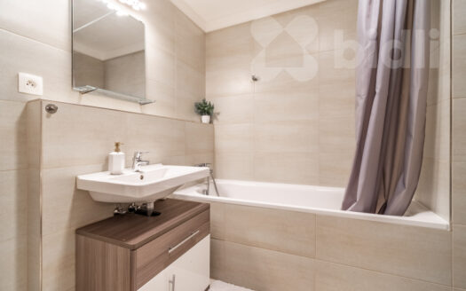 Prodej bytu 2+kk, 57 m² – Praha, Vysočany, ulice Strnadových