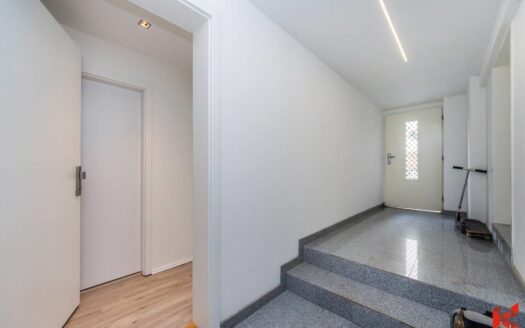 Pronájem bytu 1+kk, 31 m² – Praha, Podolí, ulice Na Zvoničce