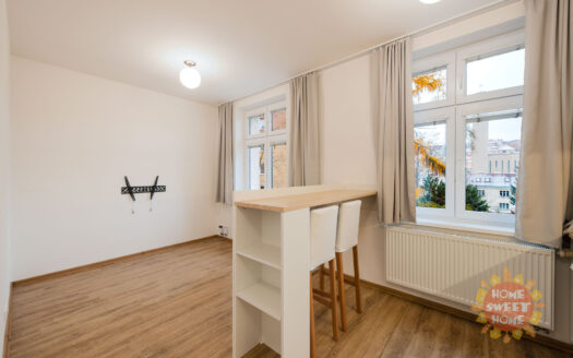 Pronájem bytu 2+kk, 40 m² – Praha, Smíchov, ulice Plzeňská