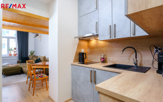 Prodej bytu 1+kk, 28 m² – Praha, Libeň, ulice Kovářská