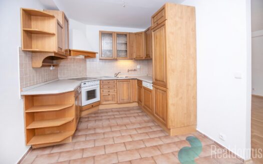 Pronájem bytu 3+1, 79 m² – Praha, Braník, ulice Na Mlejnku