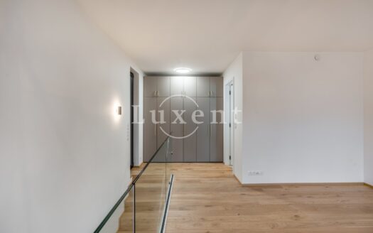 Pronájem bytu 2+kk, 73 m² – Praha, Holešovice, ulice Jankovcova