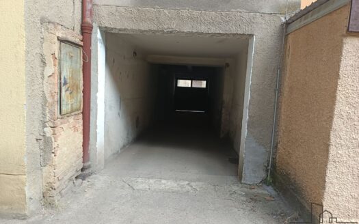 Pronájem Garážová stání, 15 m² – Praha, Smíchov, ulice Klicperova