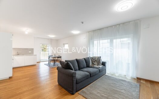 Pronájem bytu 2+kk, 75 m² – Praha, Smíchov, ulice Kobrova