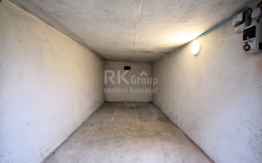 Pronájem Garáže, 21 m² – Praha, Michle, ulice Kapitulská