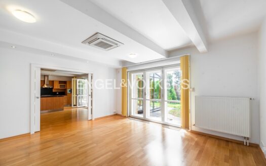 Pronájem bytu 3+kk, 101 m² – Praha, Dejvice, ulice Komornická