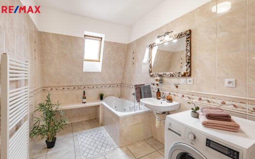 Pronájem bytu 4+1, 139 m² – Praha, Chodov, ulice Šternovská