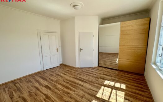 Prodej bytu 2+1, 57 m² – Praha, Velká Chuchle, ulice Strmý vrch