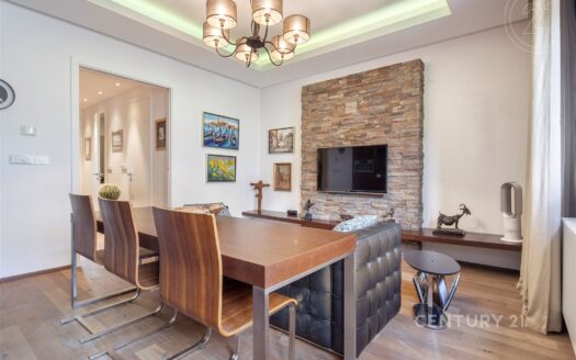 Prodej bytu 2+kk, 57 m² – Praha, Malá Strana, ulice Mostecká