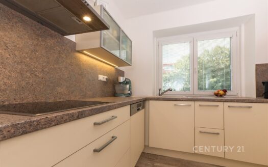 Prodej bytu 4+kk, 71 m² – Praha, Kobylisy, ulice Vršní