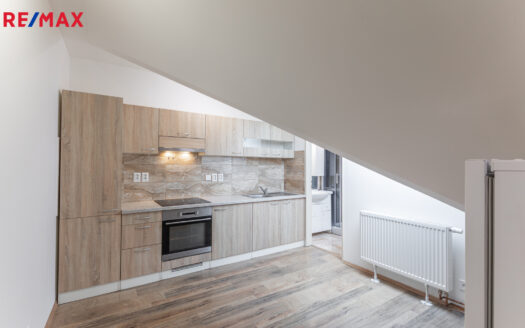 Pronájem bytu 2+1, 60 m² – Praha, Radotín, ulice Ametystová